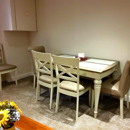 Elegant 2 Bed Apartment In Манчестер Экстерьер фото