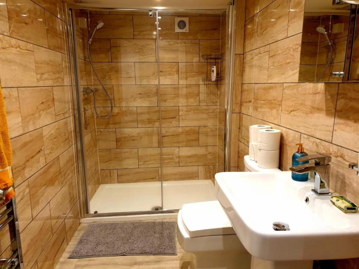 Elegant 2 Bed Apartment In Манчестер Экстерьер фото