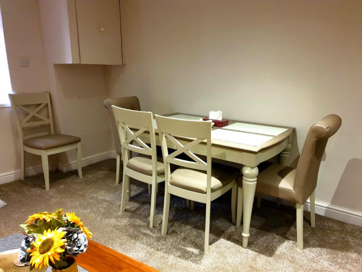 Elegant 2 Bed Apartment In Манчестер Экстерьер фото